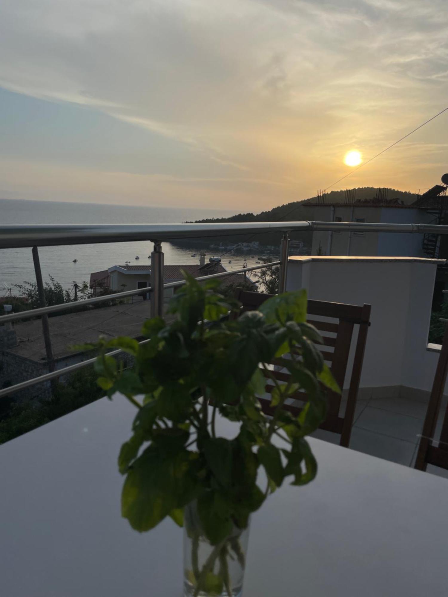 Tasos Rooms Himarë Dış mekan fotoğraf