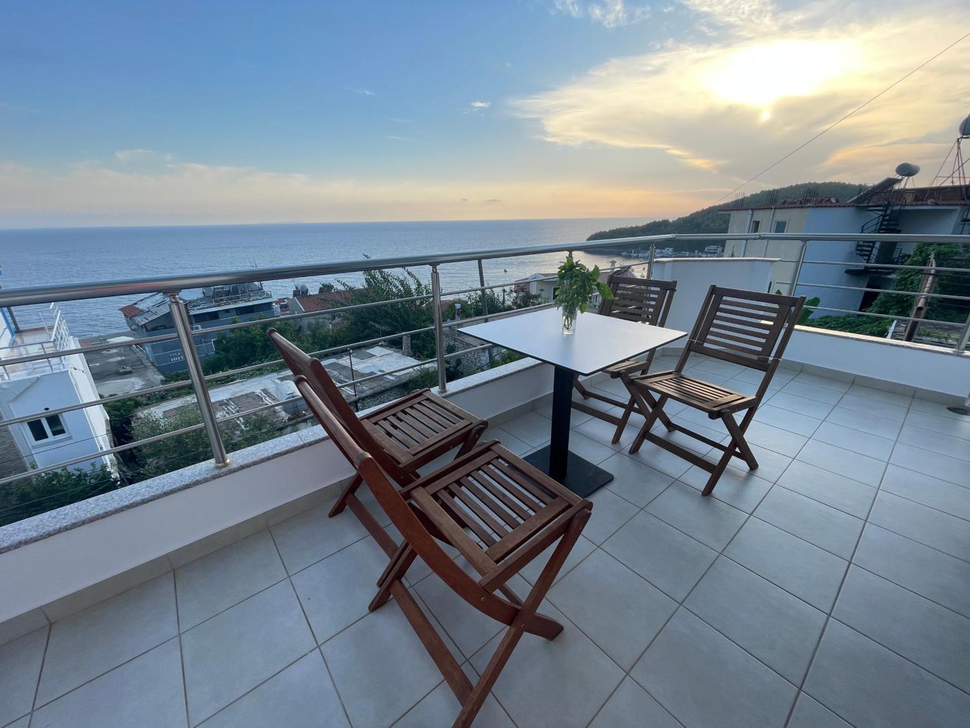 Tasos Rooms Himarë Dış mekan fotoğraf
