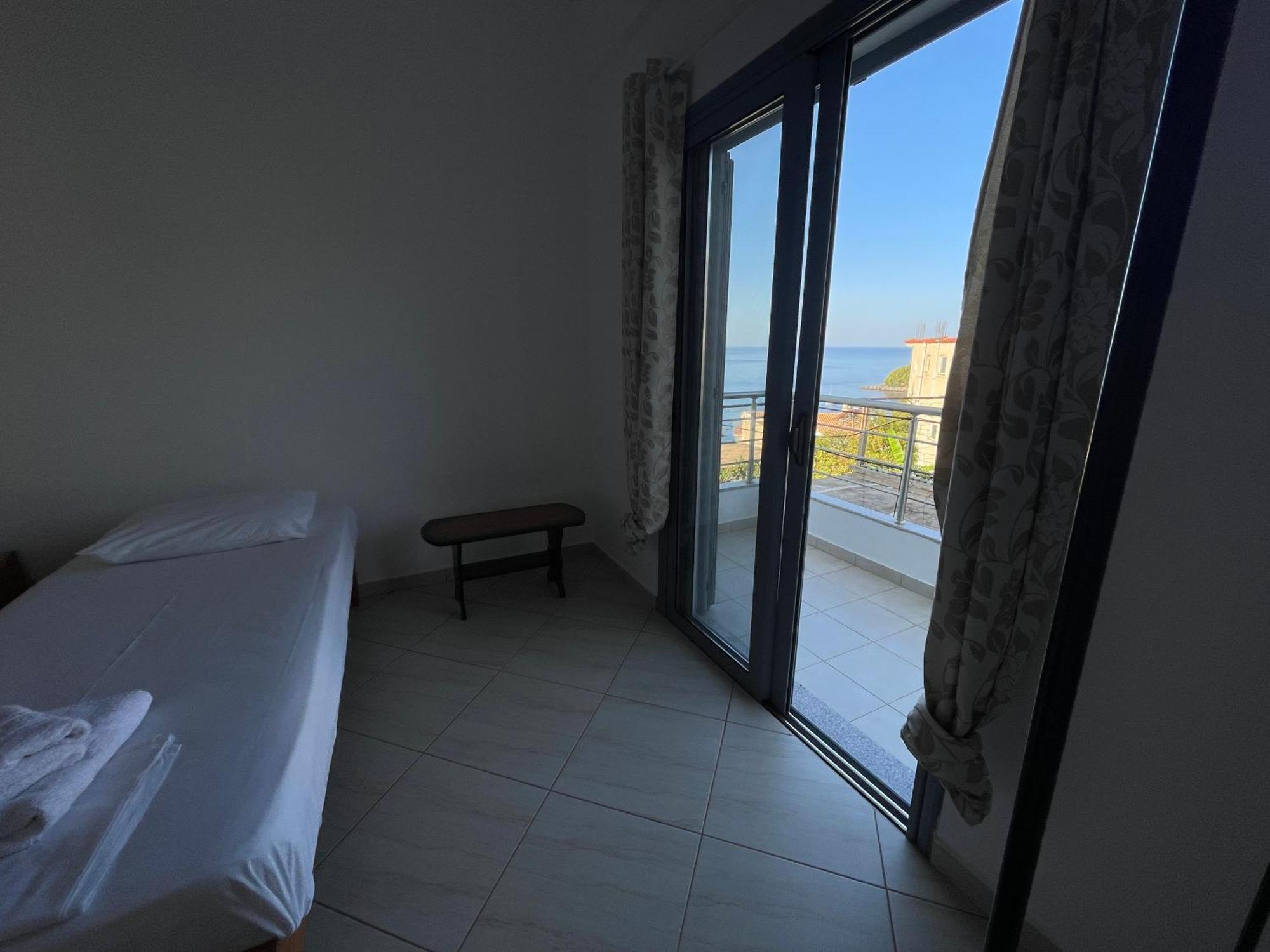 Tasos Rooms Himarë Dış mekan fotoğraf