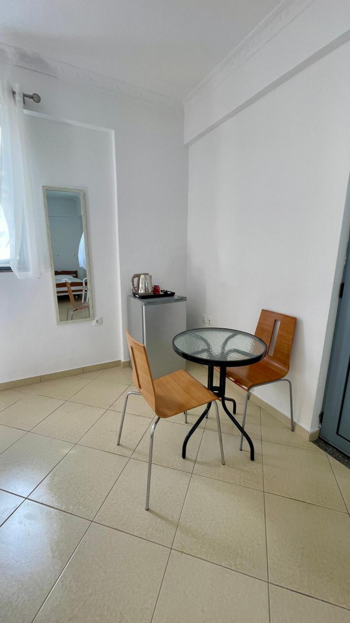 Tasos Rooms Himarë Dış mekan fotoğraf