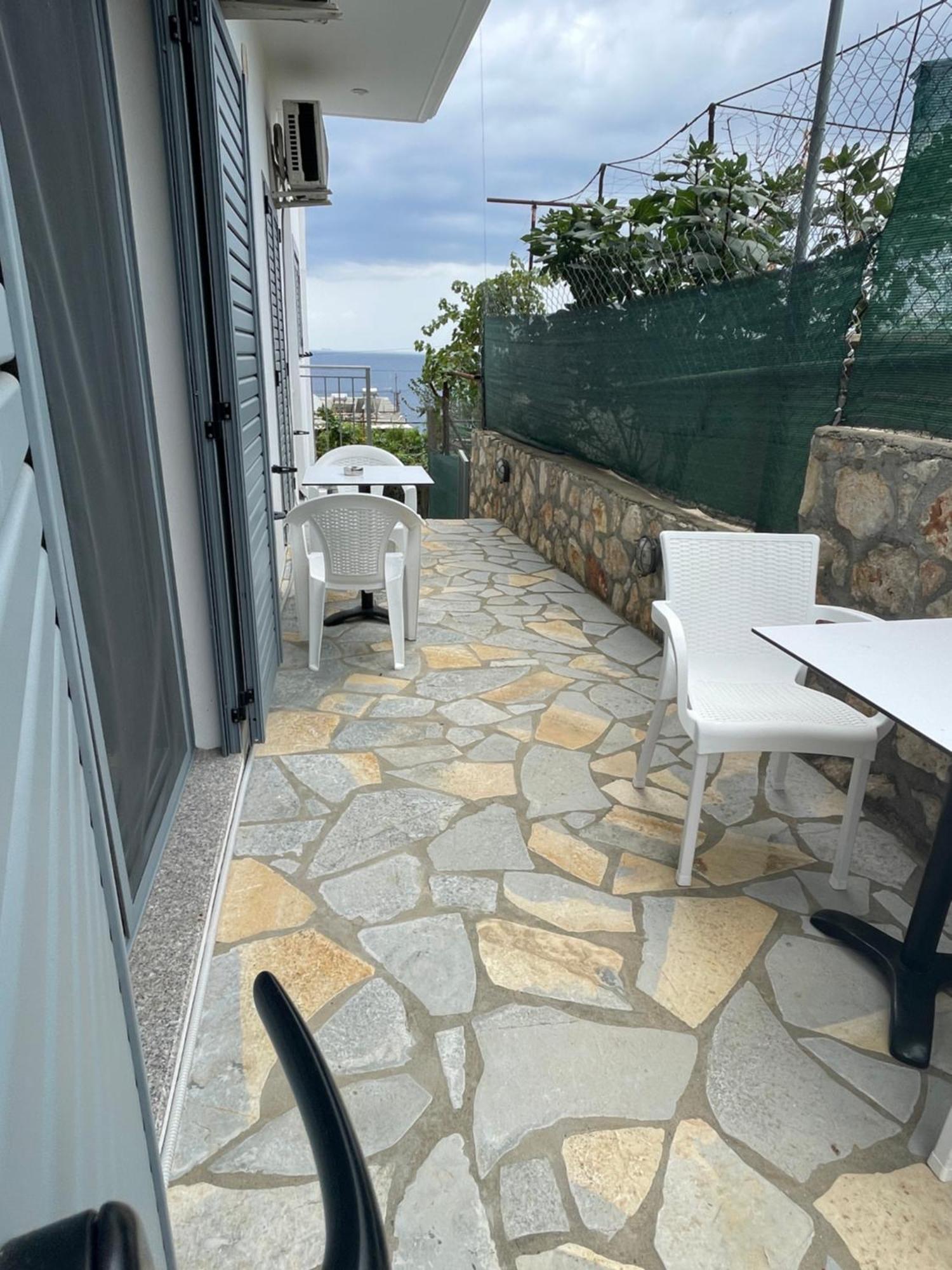 Tasos Rooms Himarë Dış mekan fotoğraf