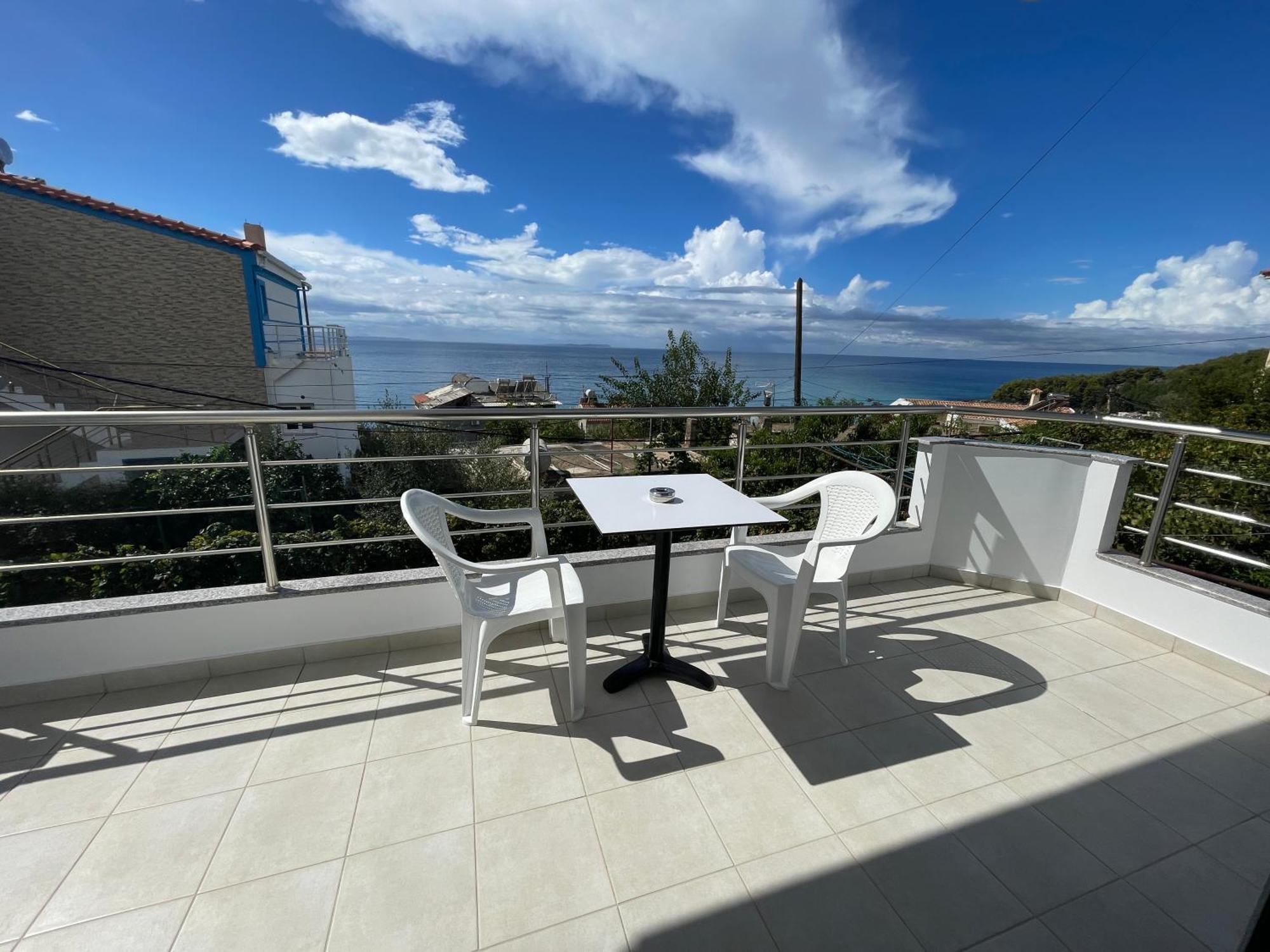 Tasos Rooms Himarë Dış mekan fotoğraf